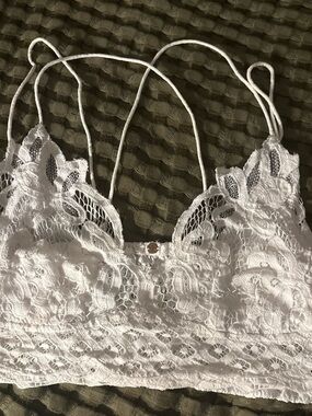 Delicate White Lace Bandeau Bralette